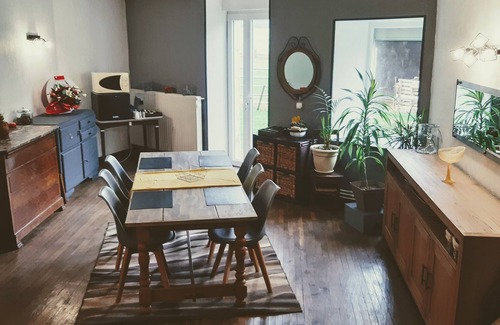 Robecourt Bed & Breakfast | Bed and breakfast on a farm close to the freeway.