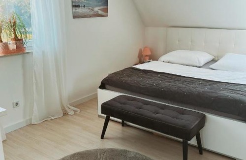 Panketal Bed & Breakfast | Bed & Breakfast by Pearl - 2 Schlafzimmer - S-Bahn - Parkplatz - Immanuel Krankenhaus - Helios Klinikum