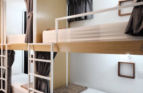 Lak Si House | Bed in 8-bed Mixed Cabin Dorm With a Shared Kitchen and a Social Area