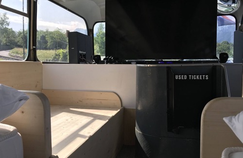 Belluno House | Bed in Bus - Luxury Belluno Dolomiti London Bus