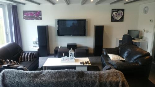 Den Oever House | Bed & Kitchen Den Oever