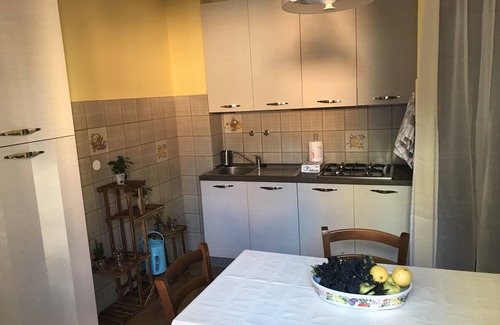 La Morra Apartment | Bed & Roses "Gege"