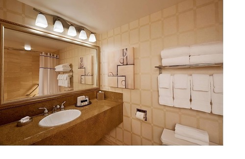 Downtown Las Vegas House | Bed Type Assigned at Check-in at Golden Nugget Las Vegas