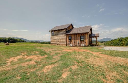 Bedford House | Bedford Cabin with Porch, 5 Mi to Historic District!