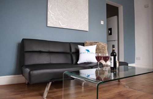 Kempston Condo | Bedford Rd Apartment| Ideal for Hospital & Town Centre