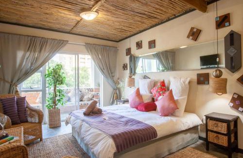 Strand House | Bedrock Guest Studios