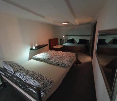 Wanfried Apartment | "Bedroo" Ferienwohnung am historischen Hafen