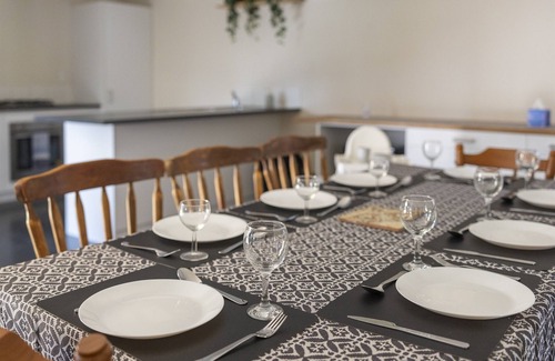 Midland Bed & Breakfast | Bedroom 3: Free WIFI, 2 Single Beds, Ceiling Fan