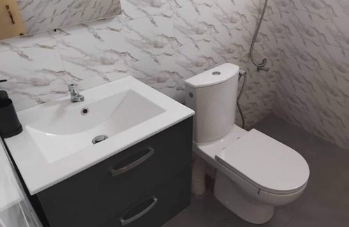 Grand Dakar Bed & Breakfast | Bedroom bathroom