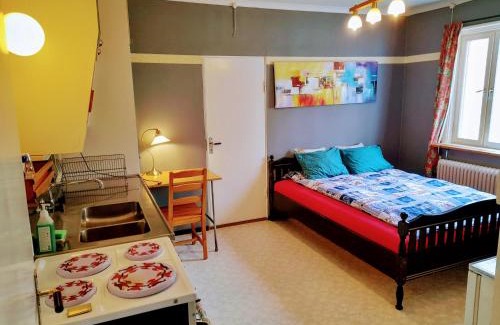 Bracke House | Bedroom with kitchen, 120 m from Sandbach