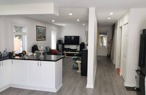 Lisgar House | Bedroom2, Front bedroom with shared washroom