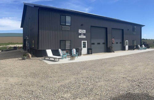 Spirit Lake House | Beds -N- Sheds Unit #2 Upstairs Unitn