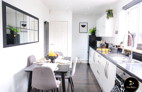Warrington House | Bee Stays- Northway House