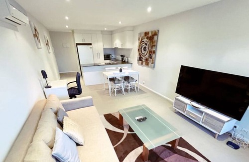 Turner Apartment | Beige & Beautiful - Close to ANU