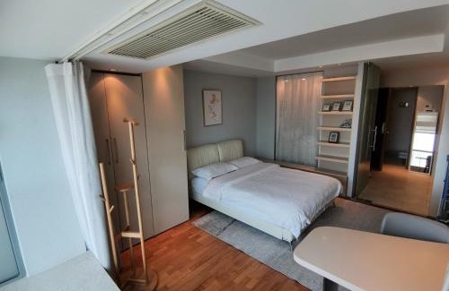 Middle Chaoyang Apartment | Beijing Seasons Park Serviced Apartments