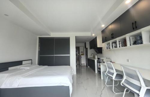 Middle Chaoyang Apartment | Beijing Seasons Park Serviced Apartments