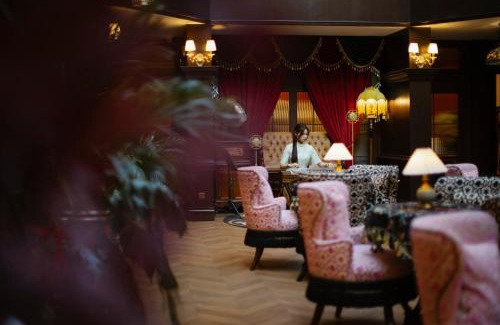Downtown Beijing Hotel | Beijing Xiaofengxian Former Residence Hotel Tiananmen Square Qianmen Store