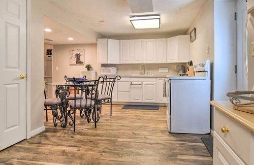 Bel Air South Apartment | Bel Air Apartment w/Pool ~ 2 Mi to Main St
