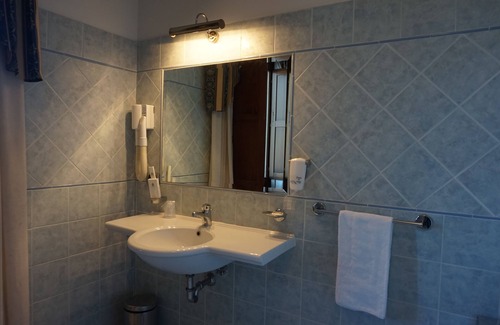Manocalzati Hotel | Bel Sito Hotel Le Due Torri