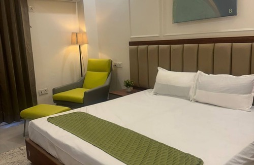 DLF Phase 5 Hotel | Beliv stays gurgaon