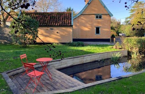Halesworth House | Bell Corner Cottage