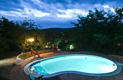 Bukkzserc House | Bell House