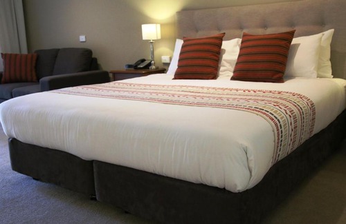 Alfredton Hotel | Bell Tower Inn