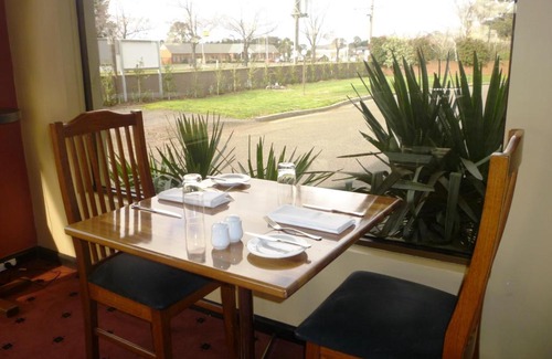 Alfredton Hotel | Bell Tower Inn