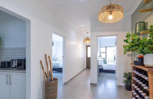 Saint Francis Bay House | Bella Madre Guesthouse