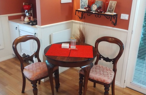 Bright Cottage | bella rouge cottage Bright