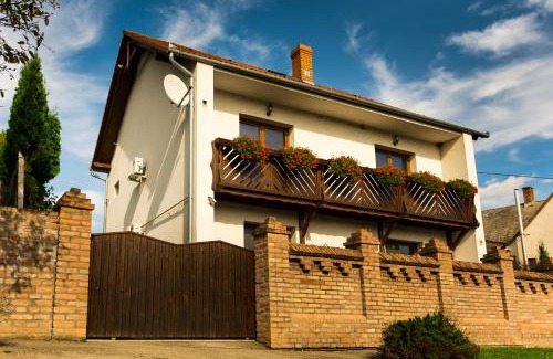 Palkonya House | Bella Vendégház Palkonya