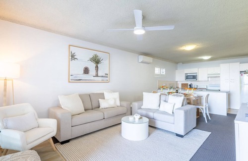 Shoal Bay Apartment | Bella Vista, 8-19 Shoal Bay Rd - views, air con and Wi-Fi