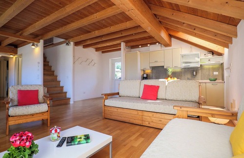 Colico Piano Apartment | Bellavista II Holiday Apartment with Pool