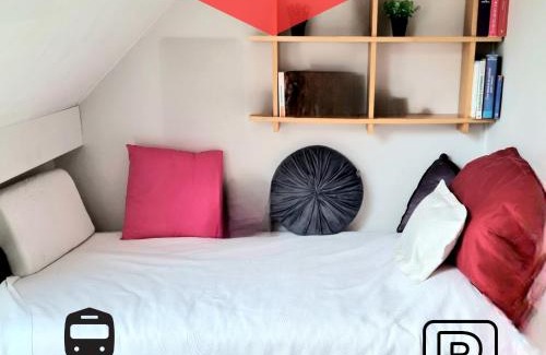 Saint-Remy-les-Chevreuse House | Belle Maison d'Art Verdoyante & jardin