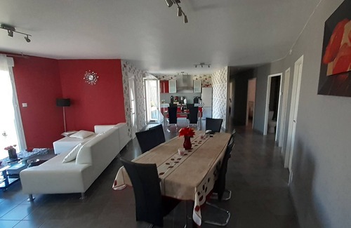 Tence Villa | Belle Maison de Vacances Neuve Plain-pied Classée 4 Étoiles