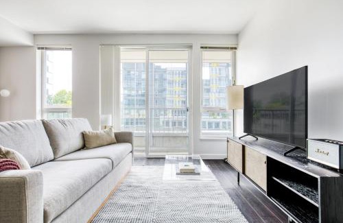 Wilburton Apartment | Bellevue 1BR w BBQ Gym WD nr Spring District SEA-145