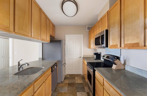 Northwest Bellevue Apartment | Bellevue Spacious 2BD 2BA Apartment