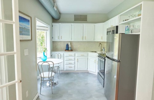 Bellport Cottage | Bellport Inn, Charming Cottage in the Village!