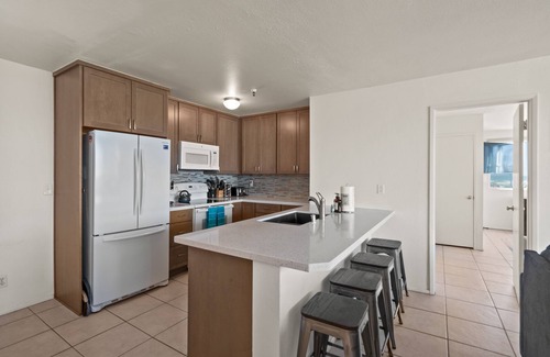 San Diego Condo | Belmont Patio - Ocean View, Pet Friendly, Patio, & Garage
