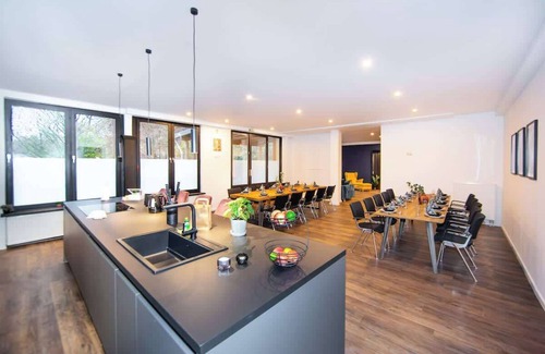 Bendorf Villa | Belmonte Whirlpool-Sauna-Billard-Kicker-Kino