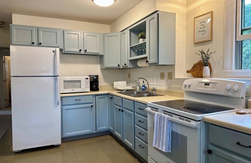 Camp Ellis Apartment | “Below Deck” at Ferry Beach - 2 bedroom apartment steps from the beach!