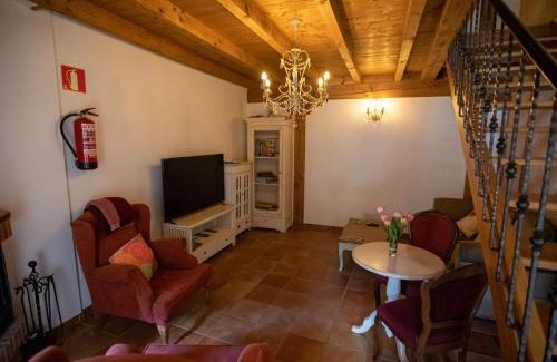 Tobera Ski Chalet | Belvilla by OYO Casa Rural Poza de la Torca II