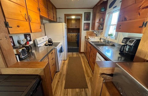 Bemus Point House | Bemus Point Lakefront cottage
