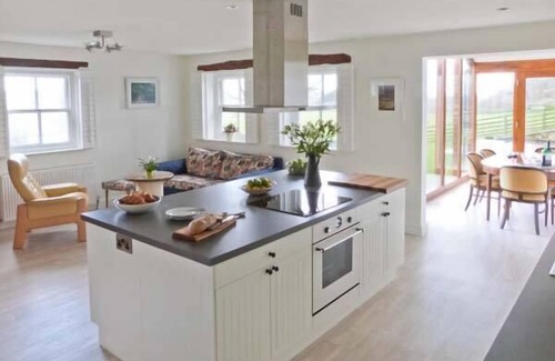 Middleham Cottage | BENINGBOROUGH, luxury holiday cottage, with open fire in Middleham