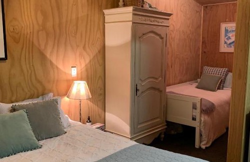 Porirua Ski Chalet | BENROSE FARM COTTAGES