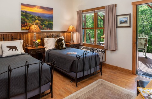 Arden Bed & Breakfast | Bent Creek Lodge Bed & Breakfast