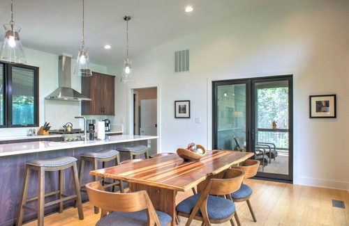 Skyland House | Bent Creek Retreat | Trails, Fire Pit & Pond Views🌲 + Biltmore Pass