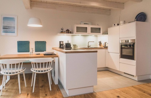 Loquard Apartment | "Bente" cozy maisonette apartment with terrace in the historic Gulfhof - Van