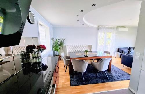 Asane Apartment | Bergen Sunrise Terrace Apartment