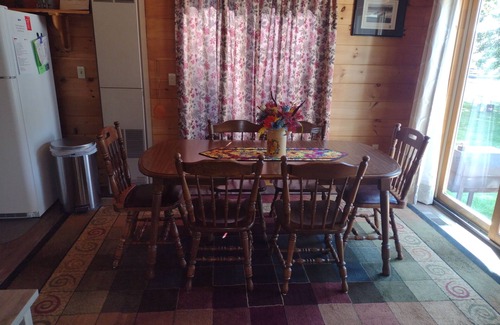 Bergland House | Bergland Bay Hideaway is a Lovely 3-bedroom Lakefront house in Bergland Mi